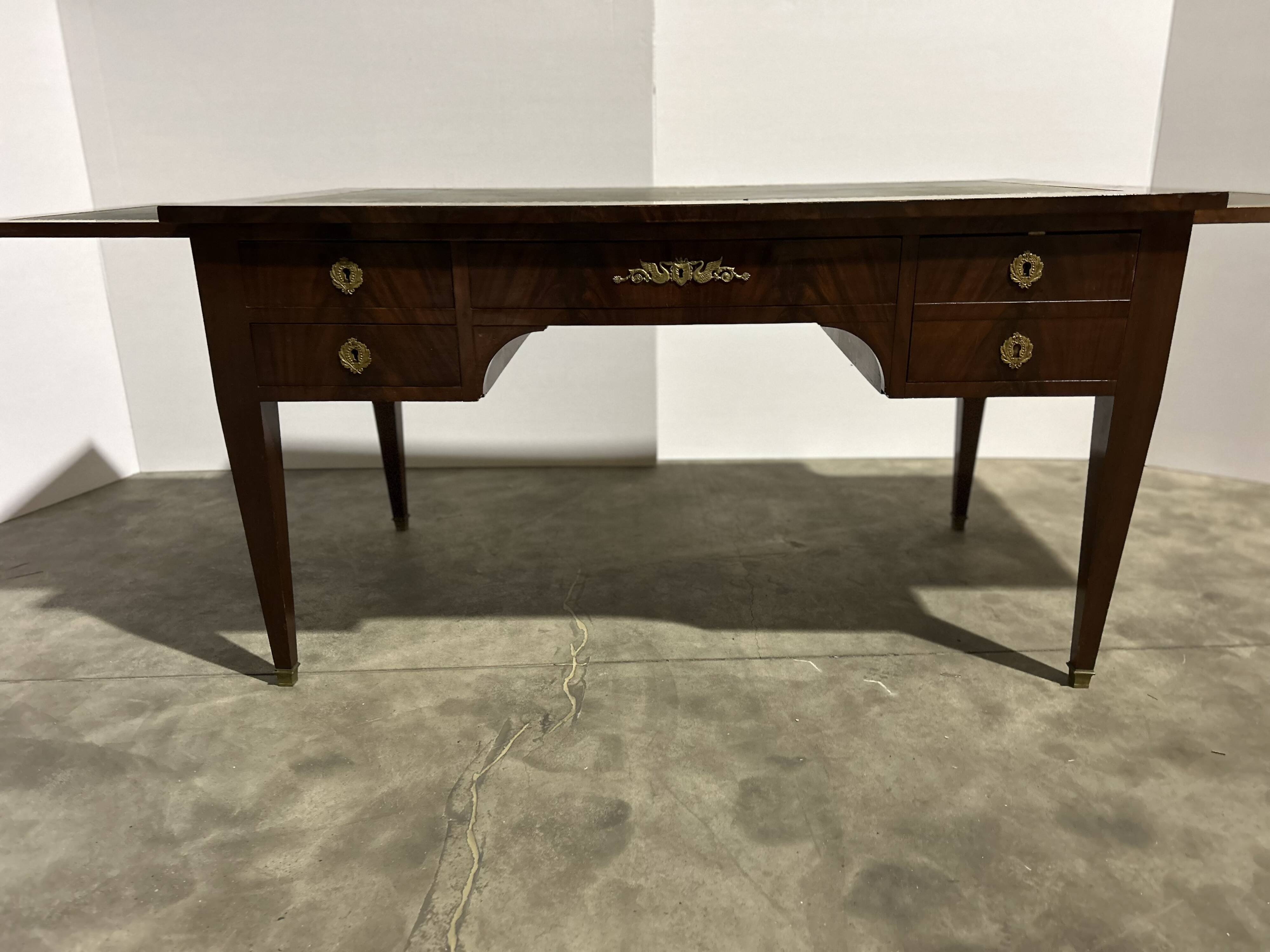 Mahogany flat desk. Louis XVI style, 20th century.