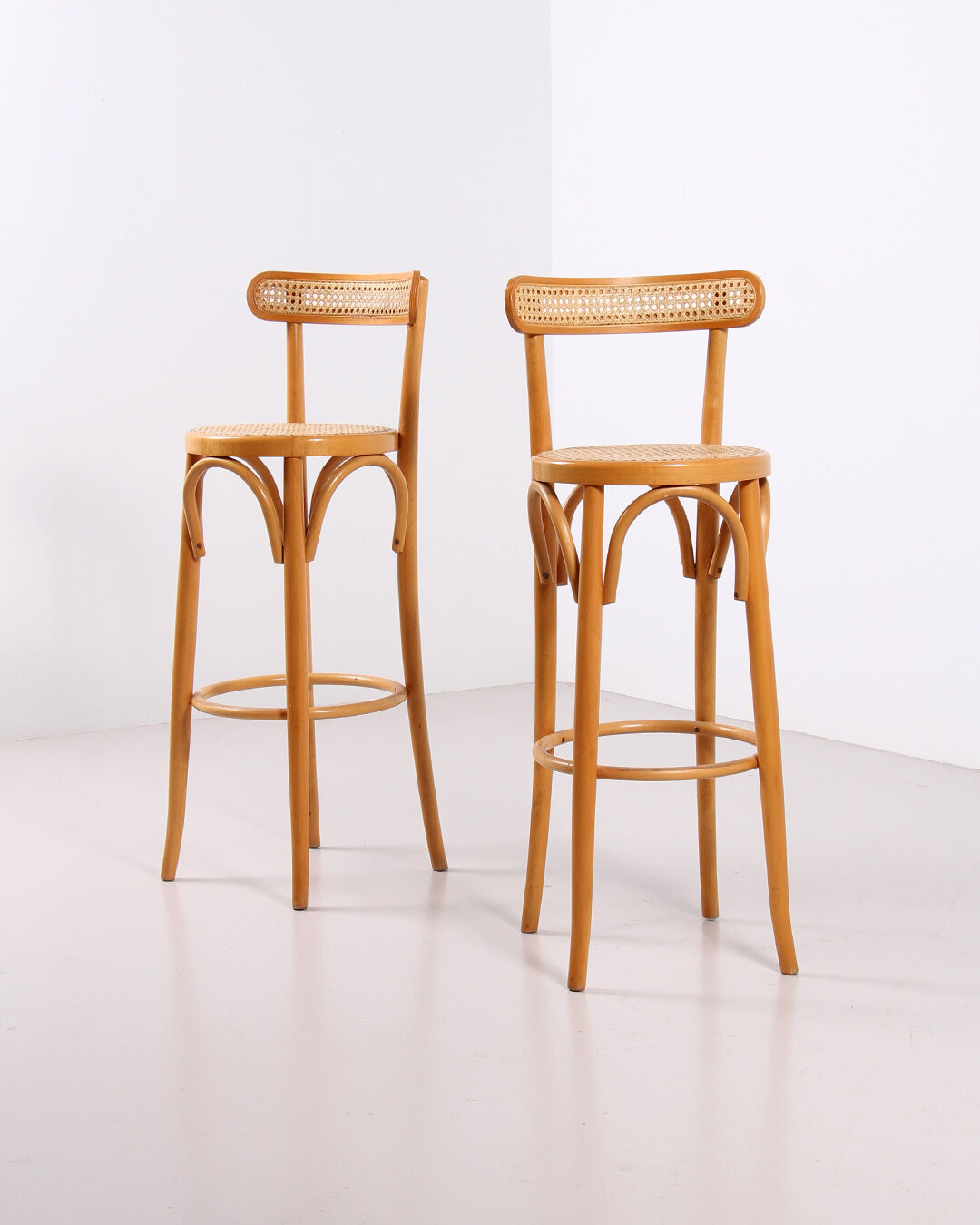 2 vintage bar stool
