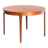 Table vintage de style scandinave avec rallonge centrale. Bois de teck. France, années 60