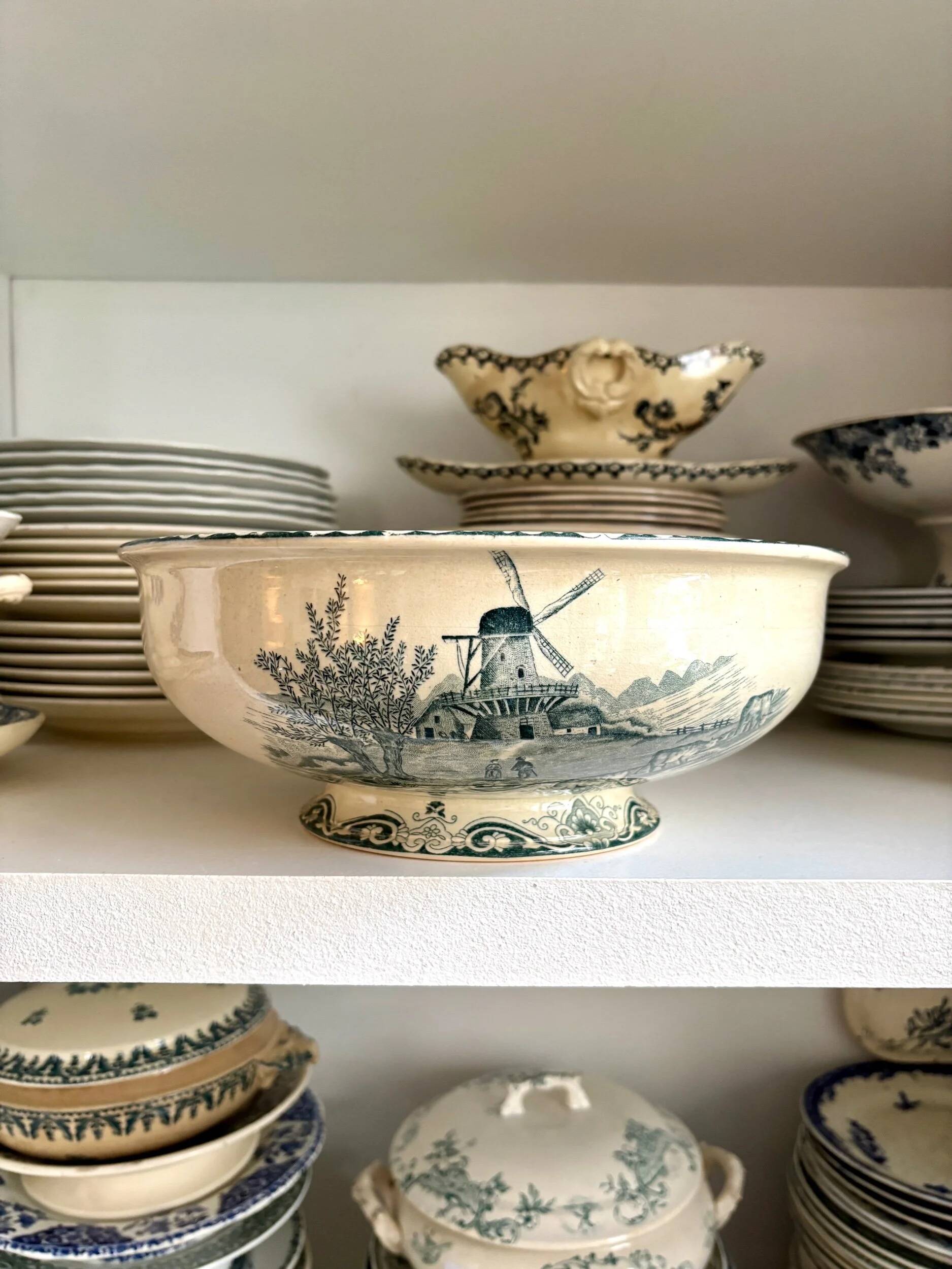 Salins ironware salad bowl, "Delft" service
