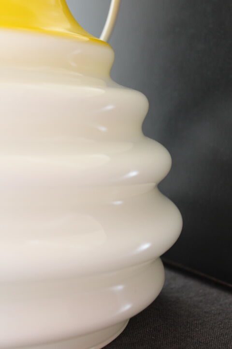 Suspension in opaline 70s