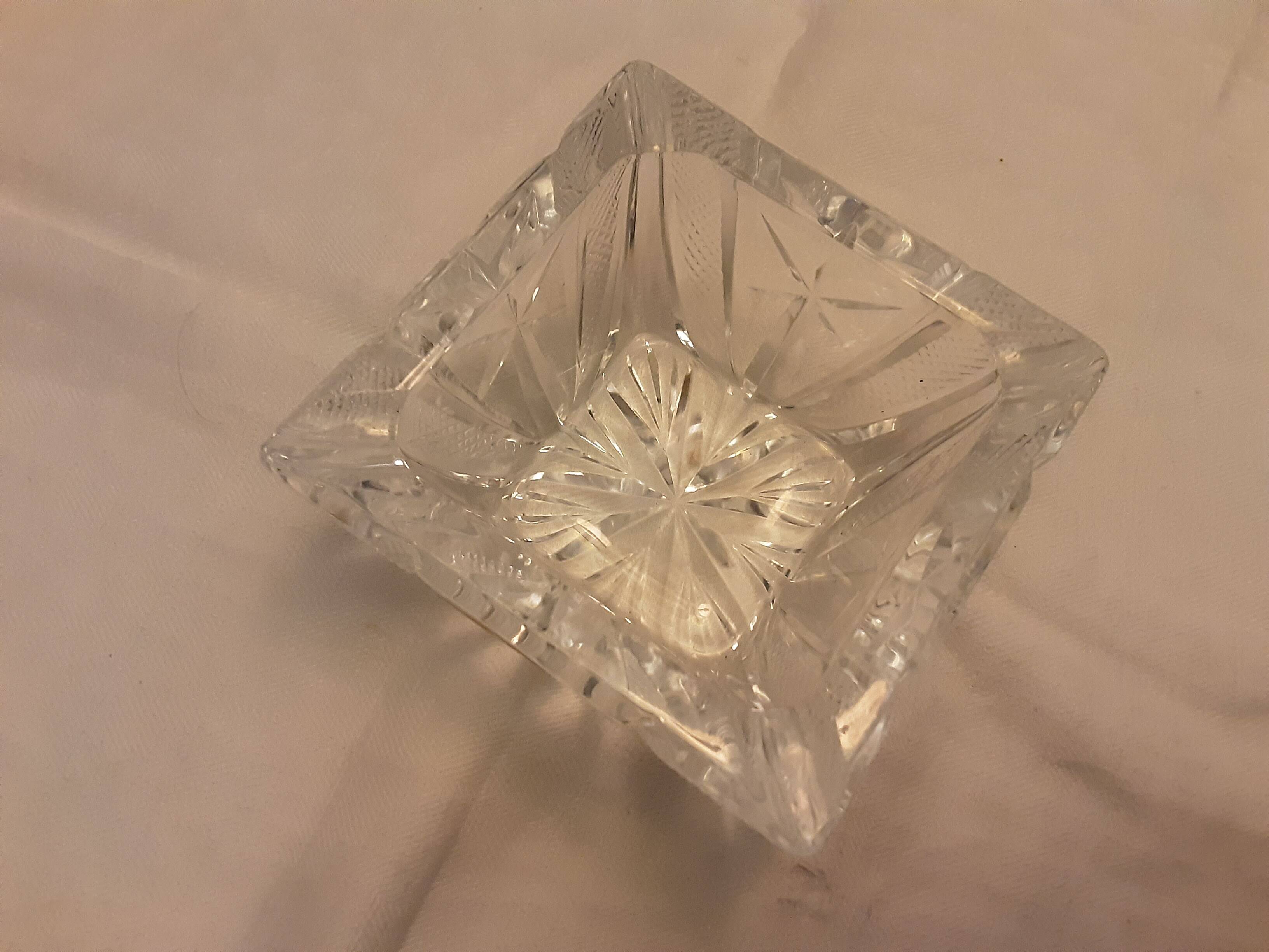 Cendrier cristal taille main