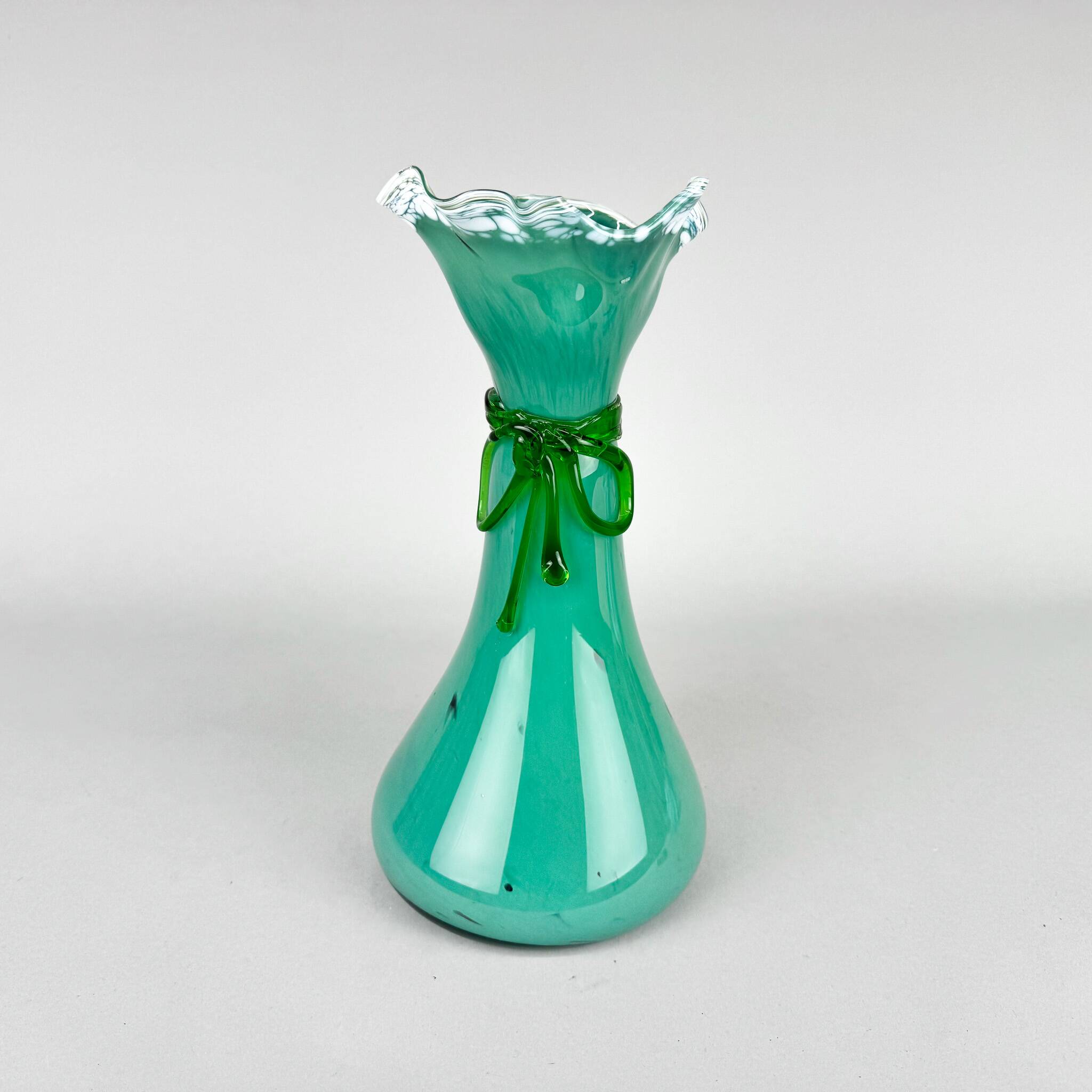 Vase en verre artistique fait main des années 1970