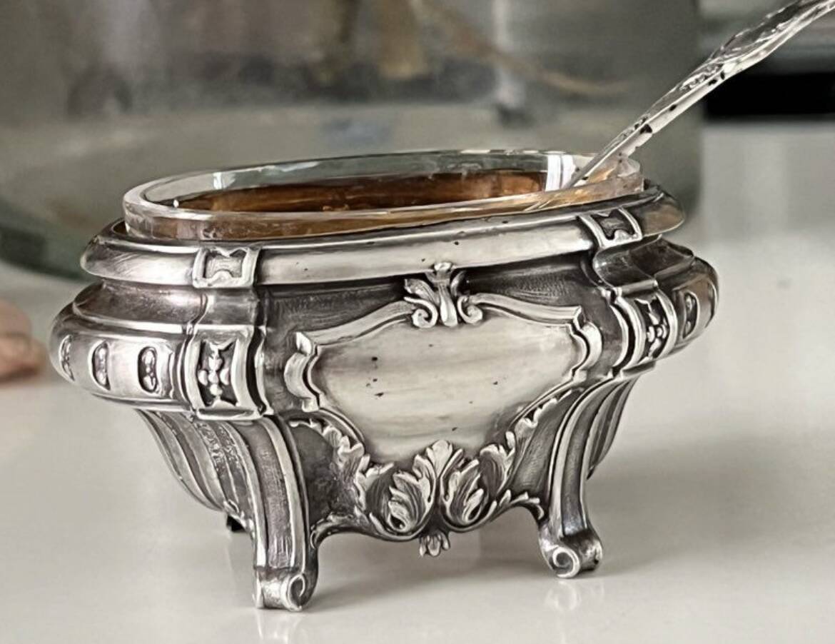 Salt shaker set