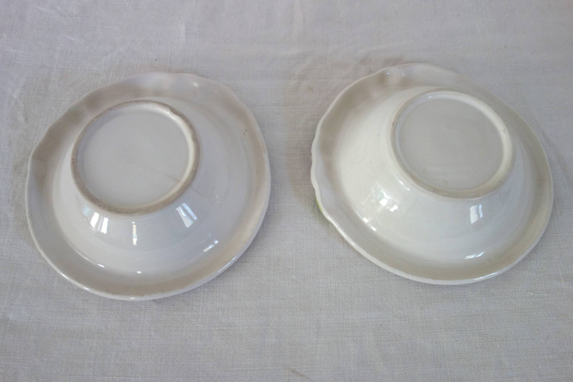 6 plates + 2 bowls Barbotine fruit decor vintage