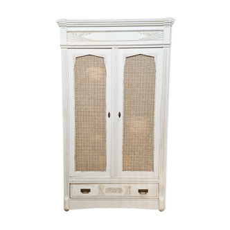 Armoire Art Déco revisitée style Shabby chic avec deux portes en cannage de rotin