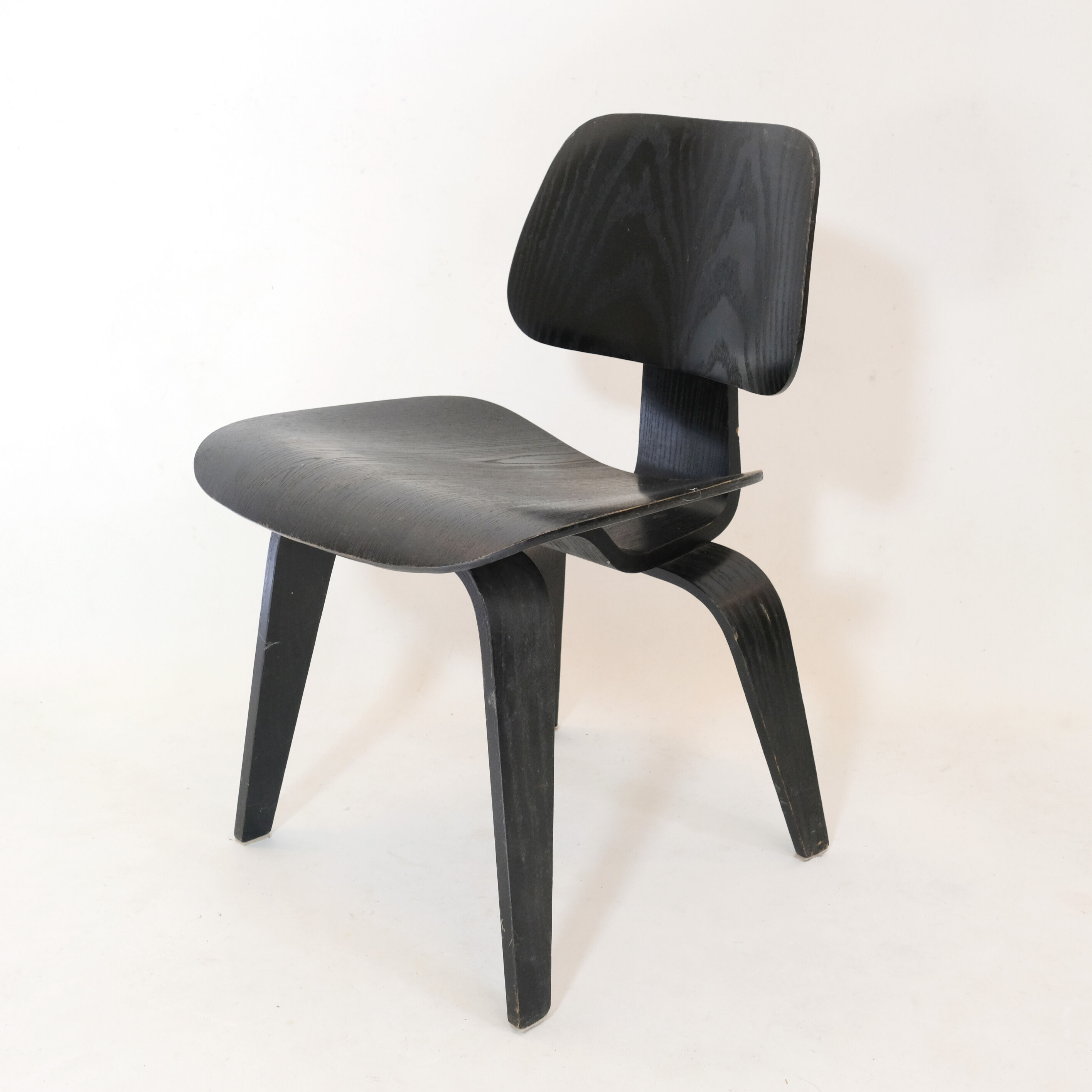 Ensemble de 4 chaises DCW par Charles & Ray Eames édition Hermann Miller USA