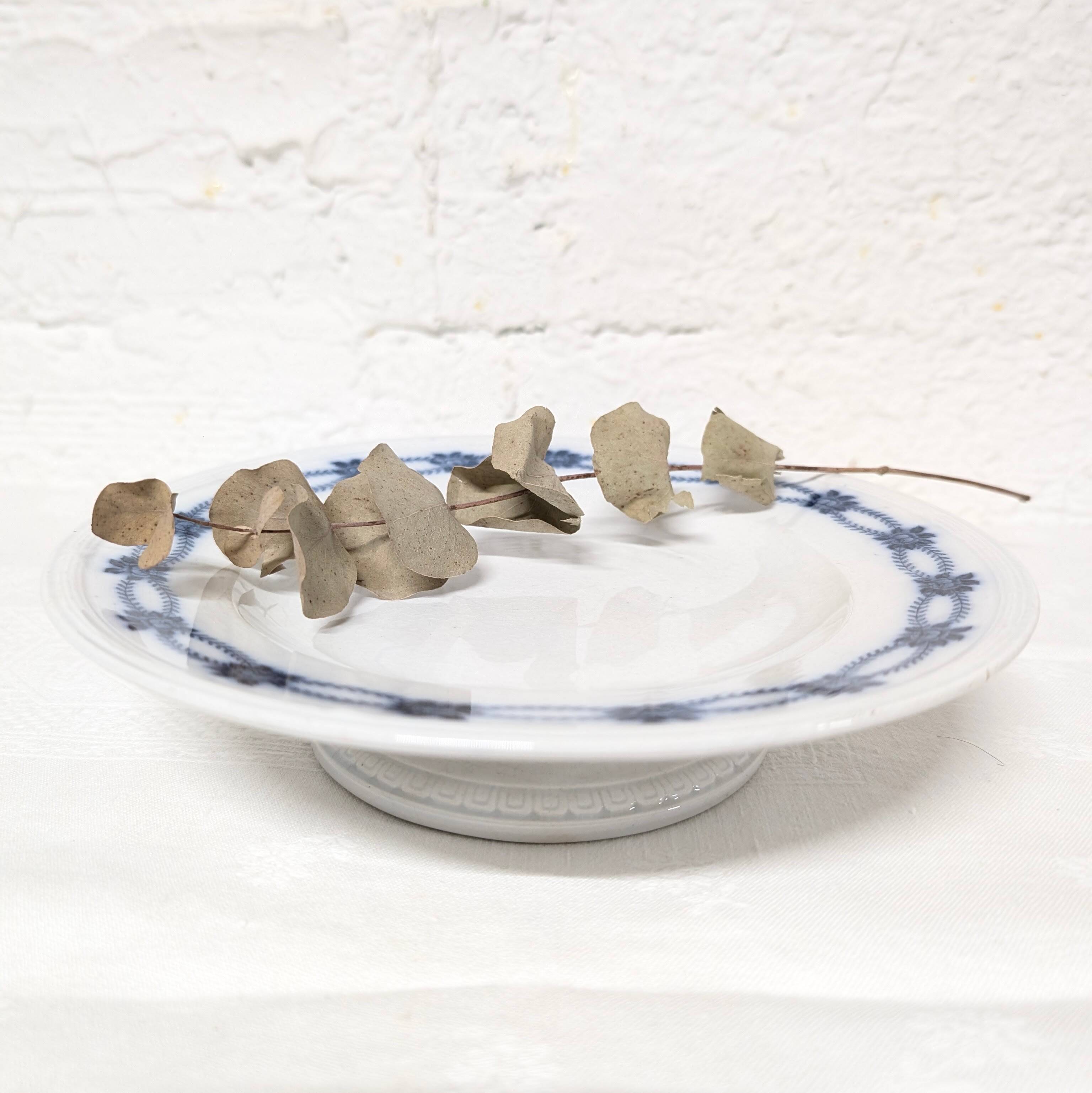 Villeroy & Boch pedestal plate