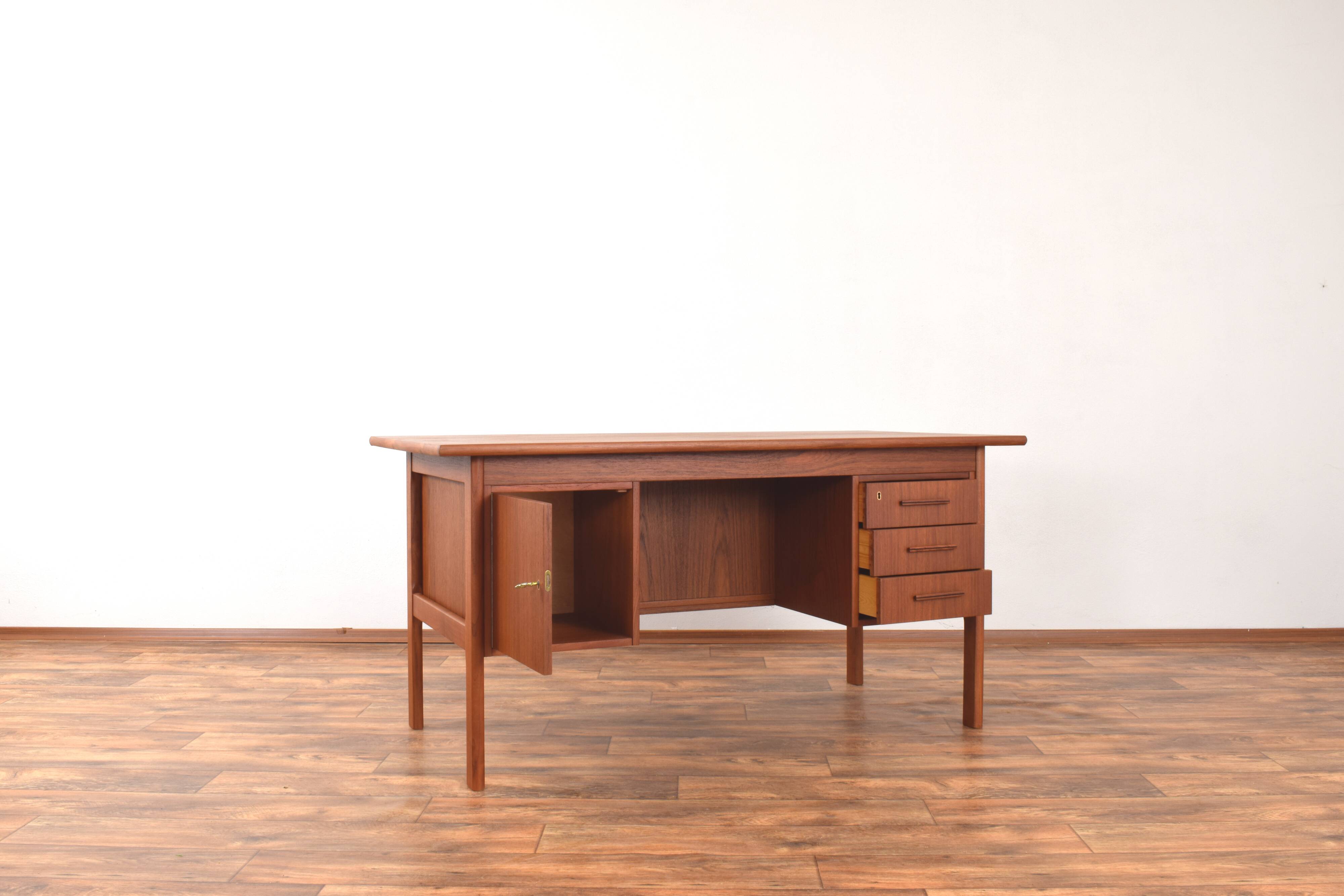 Mid-Century Danish Freestanding Teak Desk, 1960s