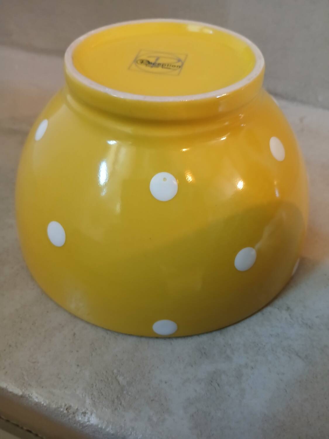 2 large polka dot bowls