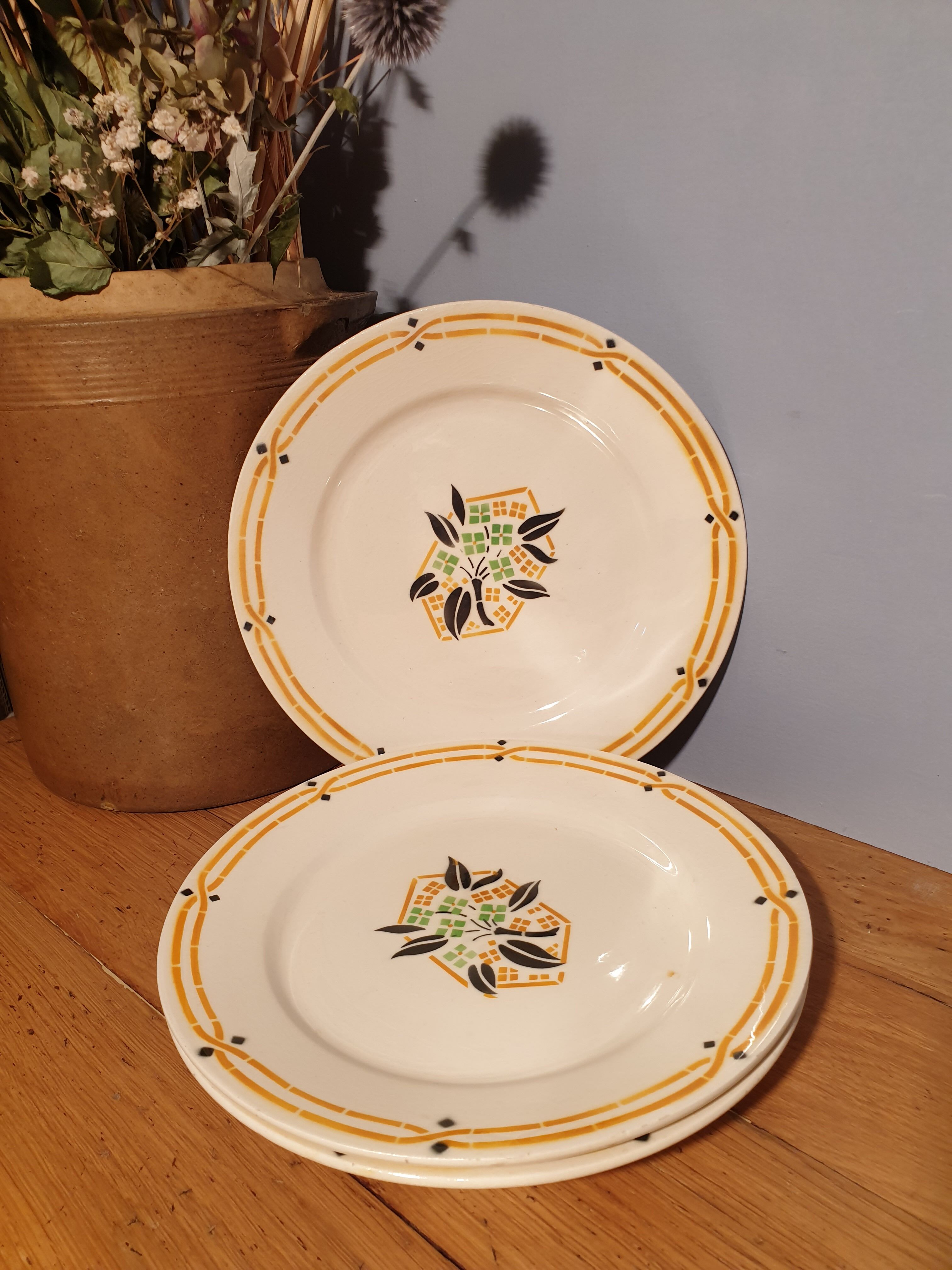 Trio of dessert plates Creil Montereau