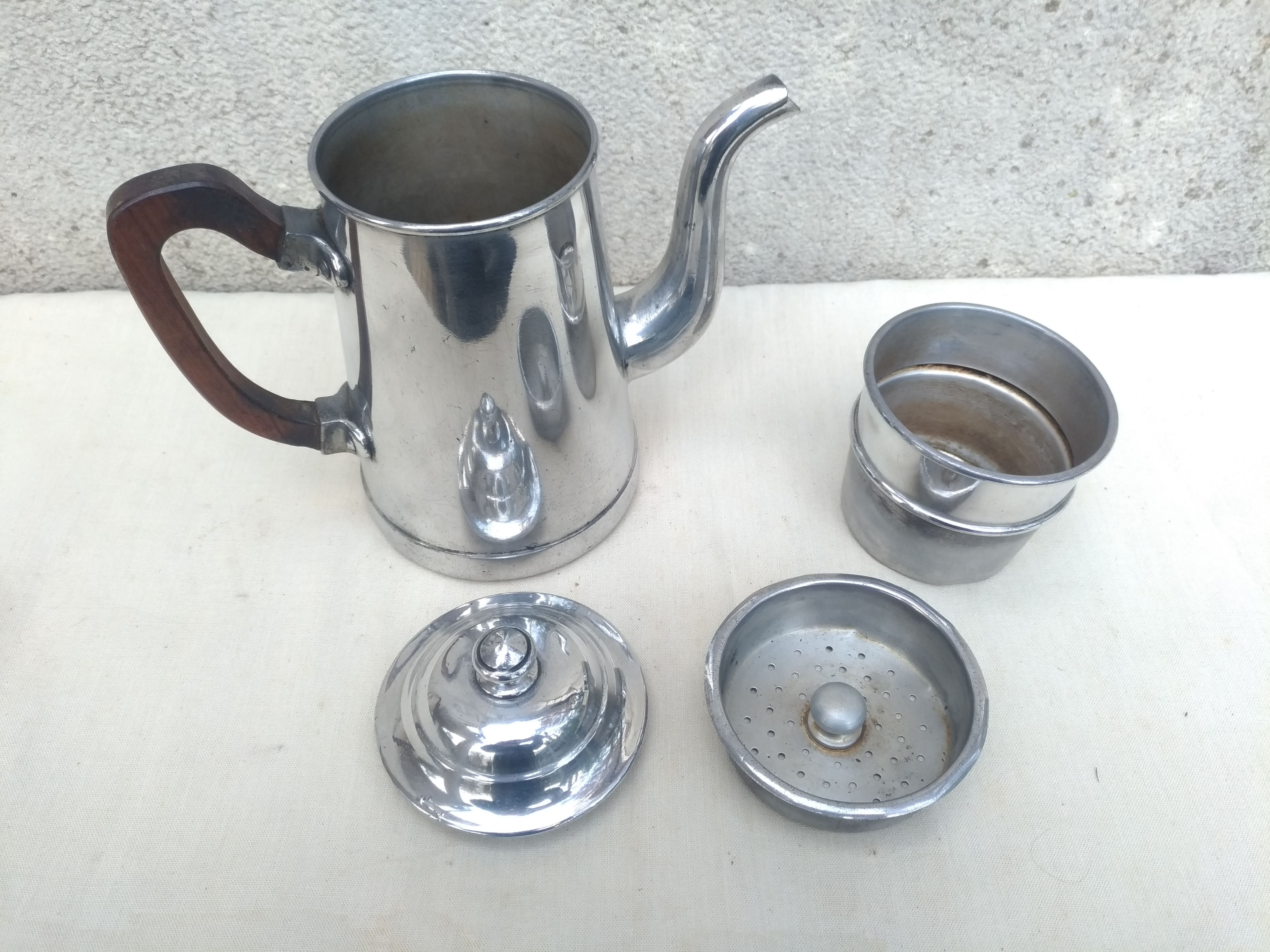 Aluminum coffee pot