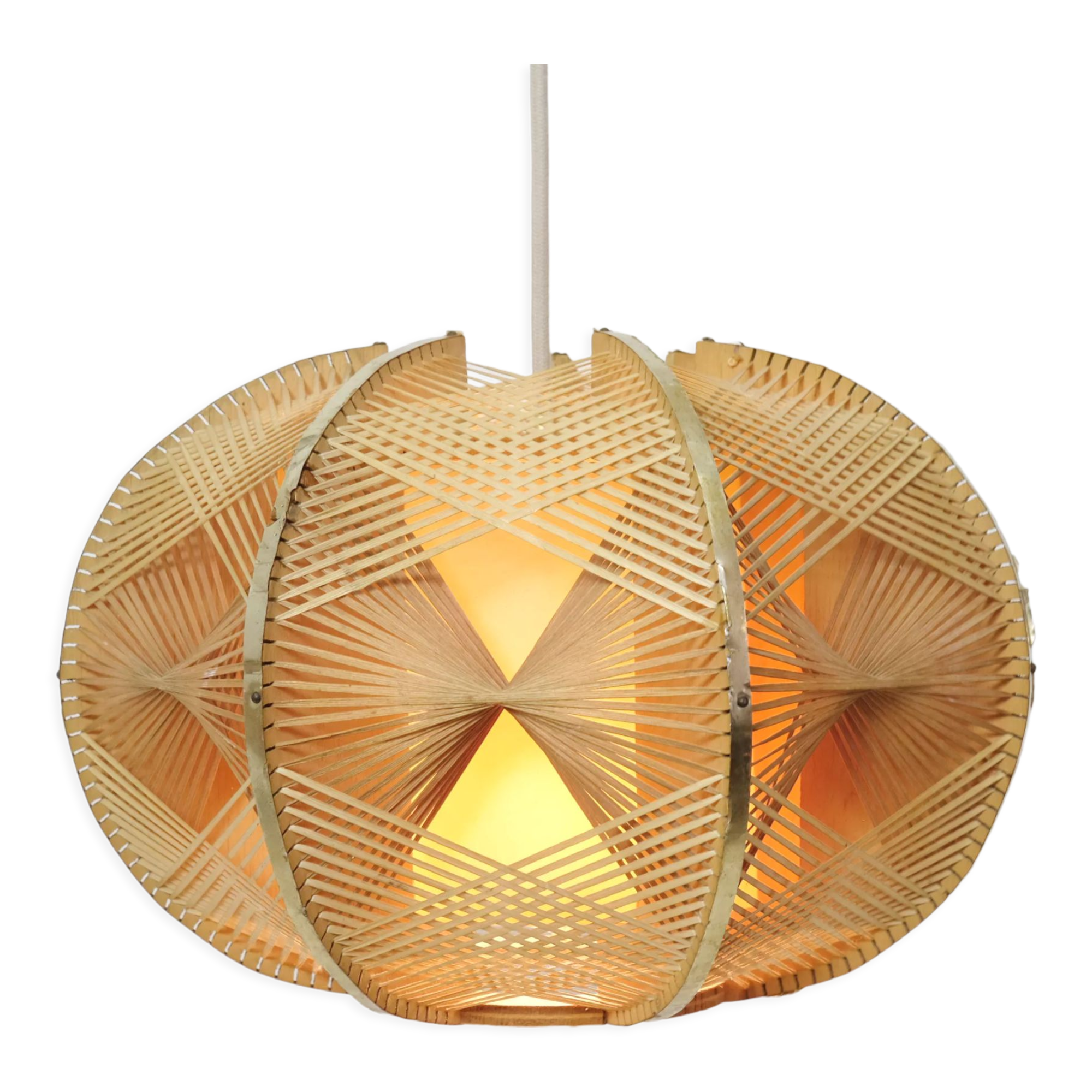 Suspension in wire and wood from the 1970s.