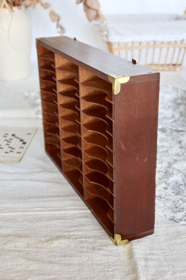 Étagère murale vintage type meuble de métier - Bois et métal doré