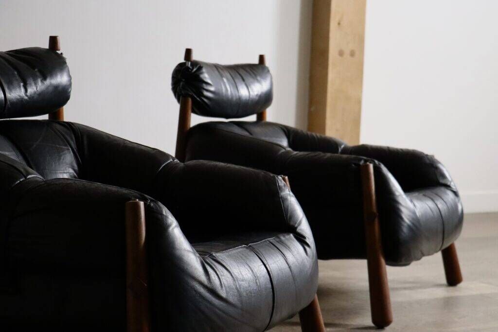 Percival Lafer MP-81 lounge chairs with ottoman in black leather, Brazil 1970s