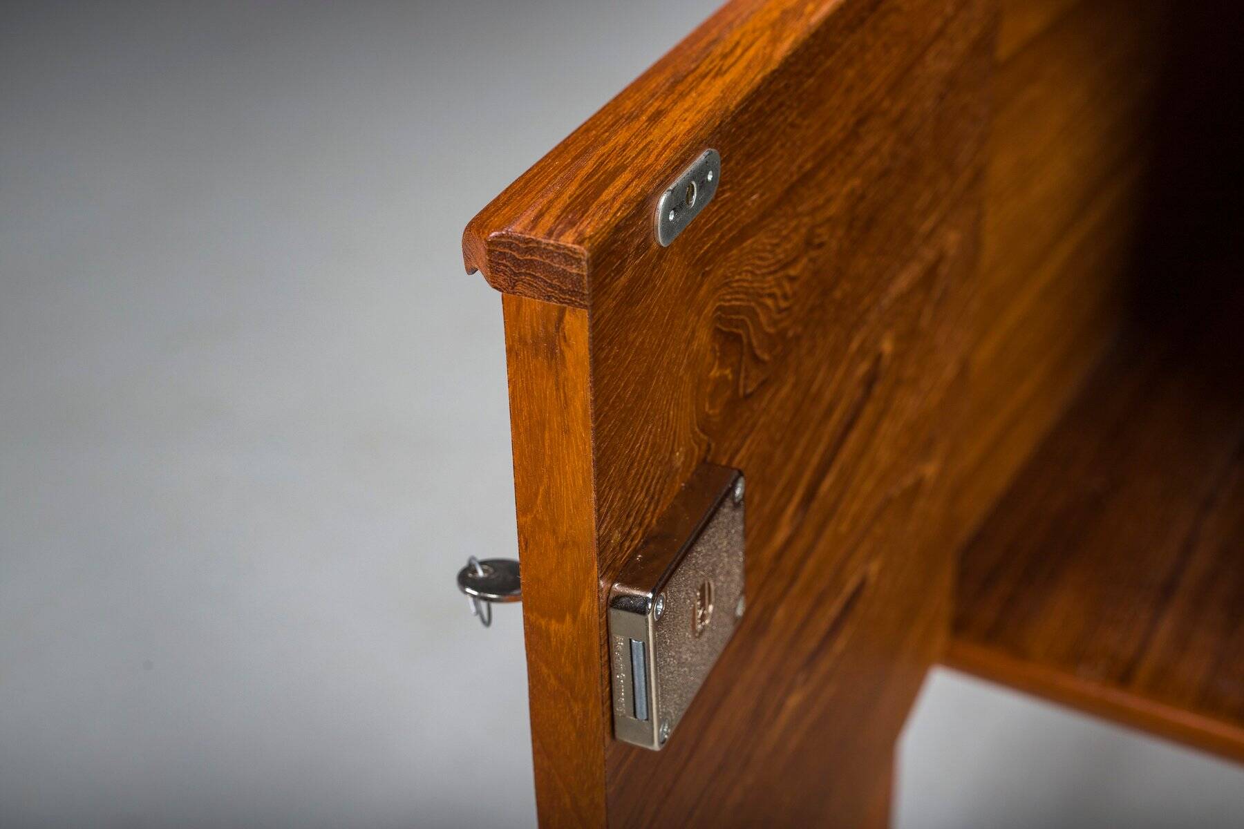 Mid-century modern teak freestanding desk from GV Møbler, 1960s