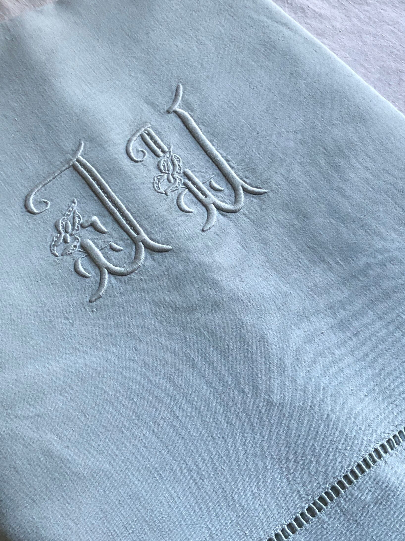 Drap ancien en lin et coton teinté en céladon
