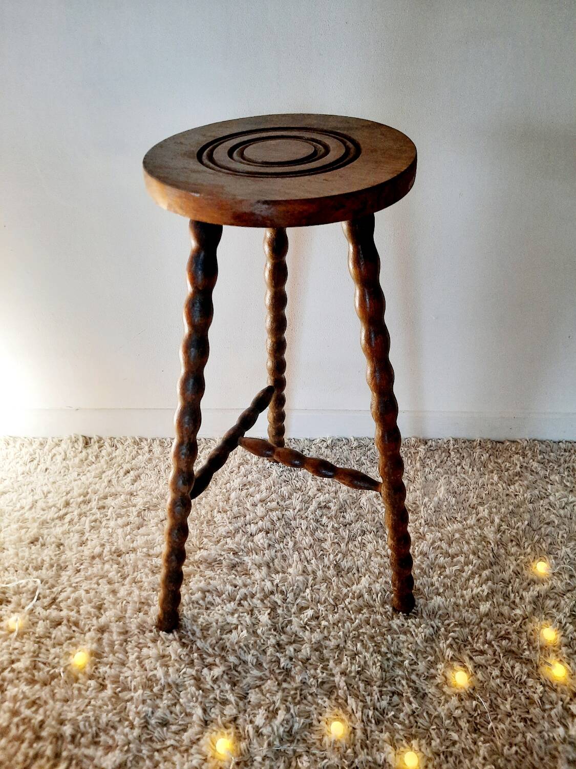 Tabouret haut tripode bois pieds tournés