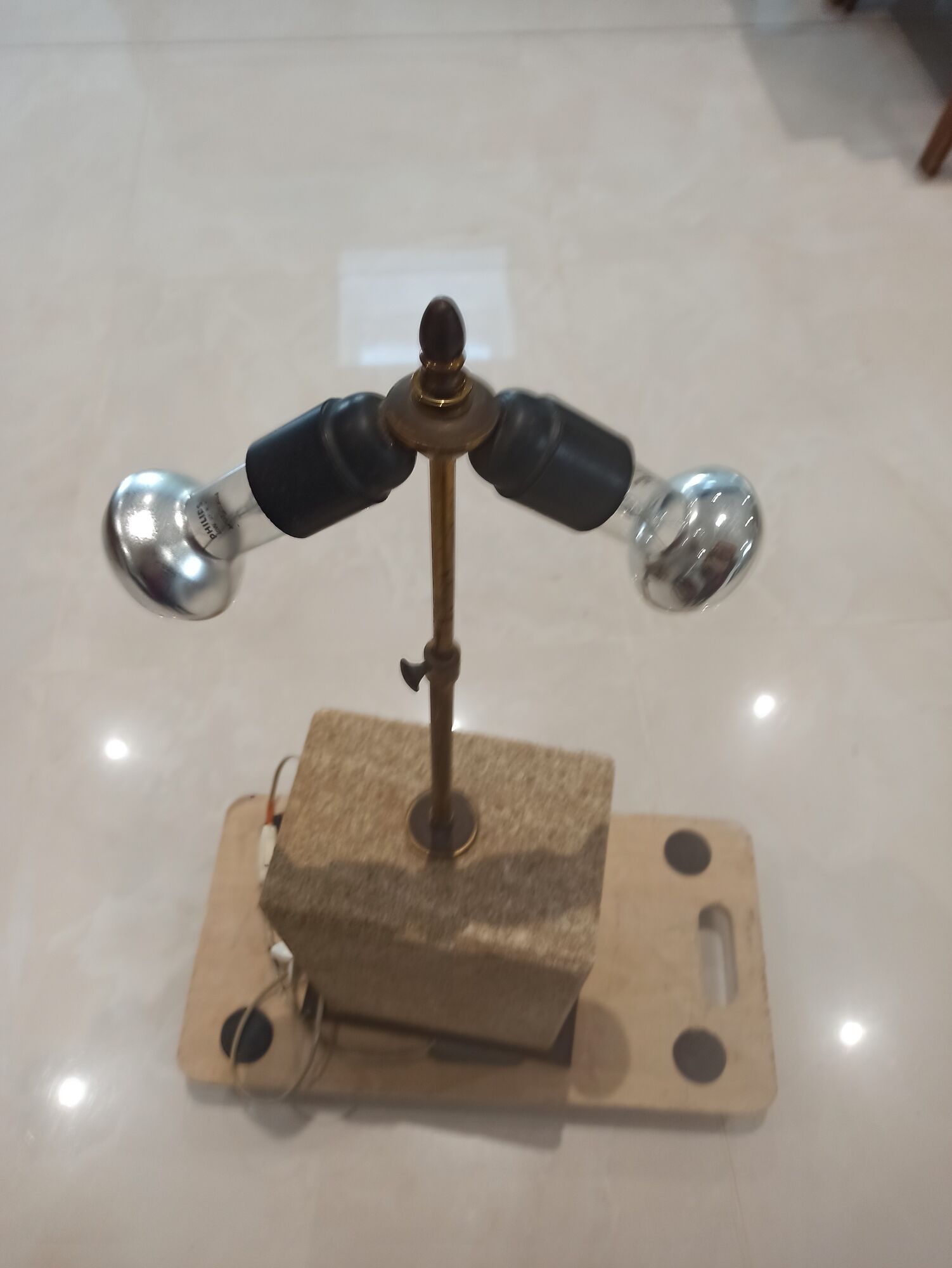 Imposing pair of lamps in Burgundy stone and brass art deco period