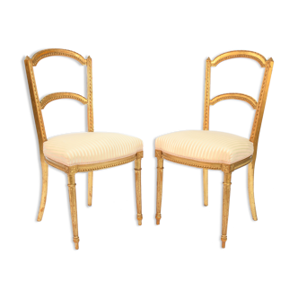 Paire de chaises en bois doré