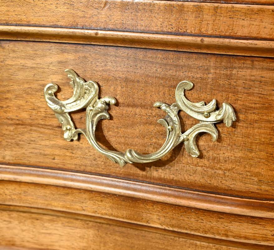 Walnut Sauté Crossbow Commode, Louis XV style – Early 20th century