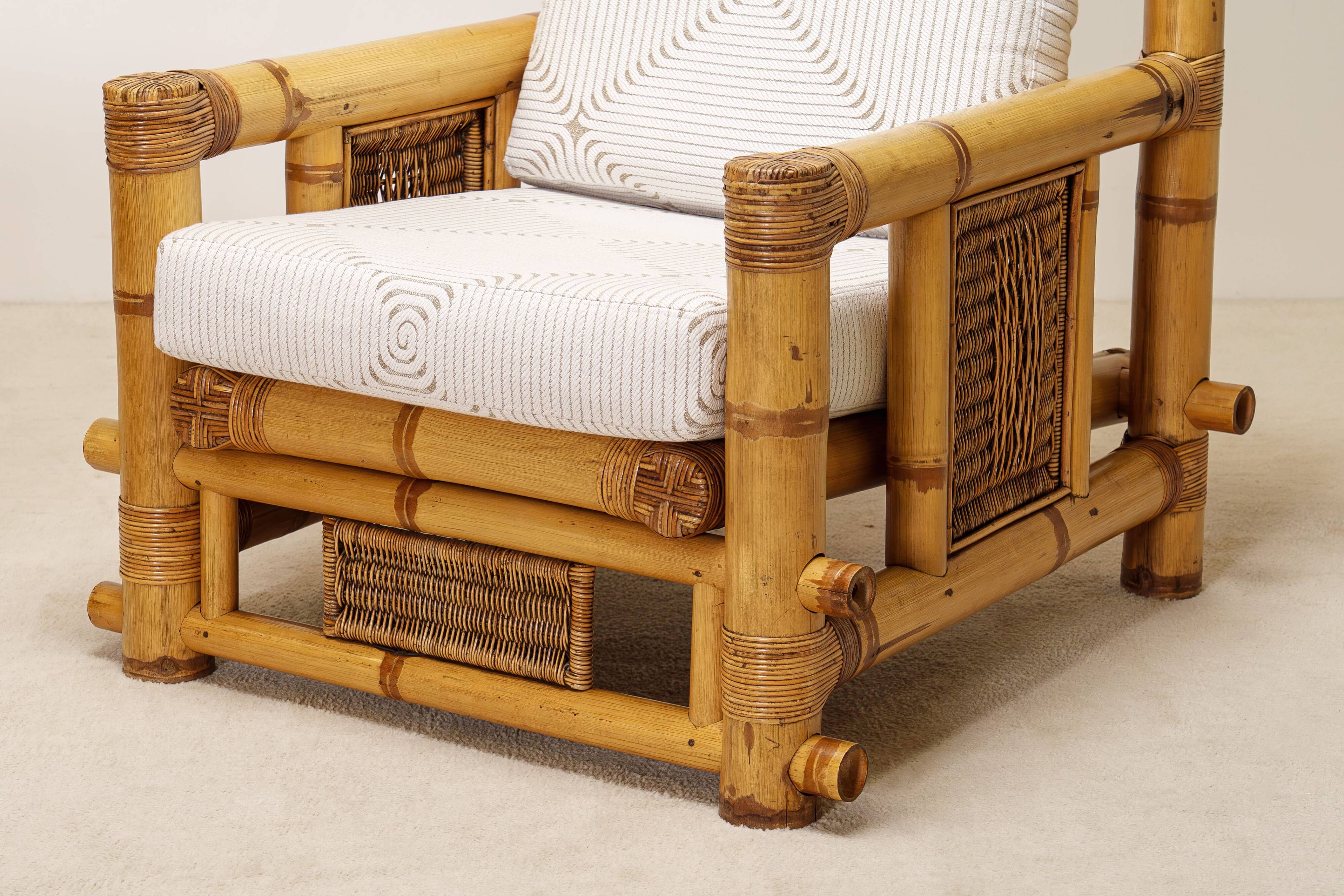 Paire de fauteuils en bambou, coussins Pierre Frey, travail français, vers 1960-70