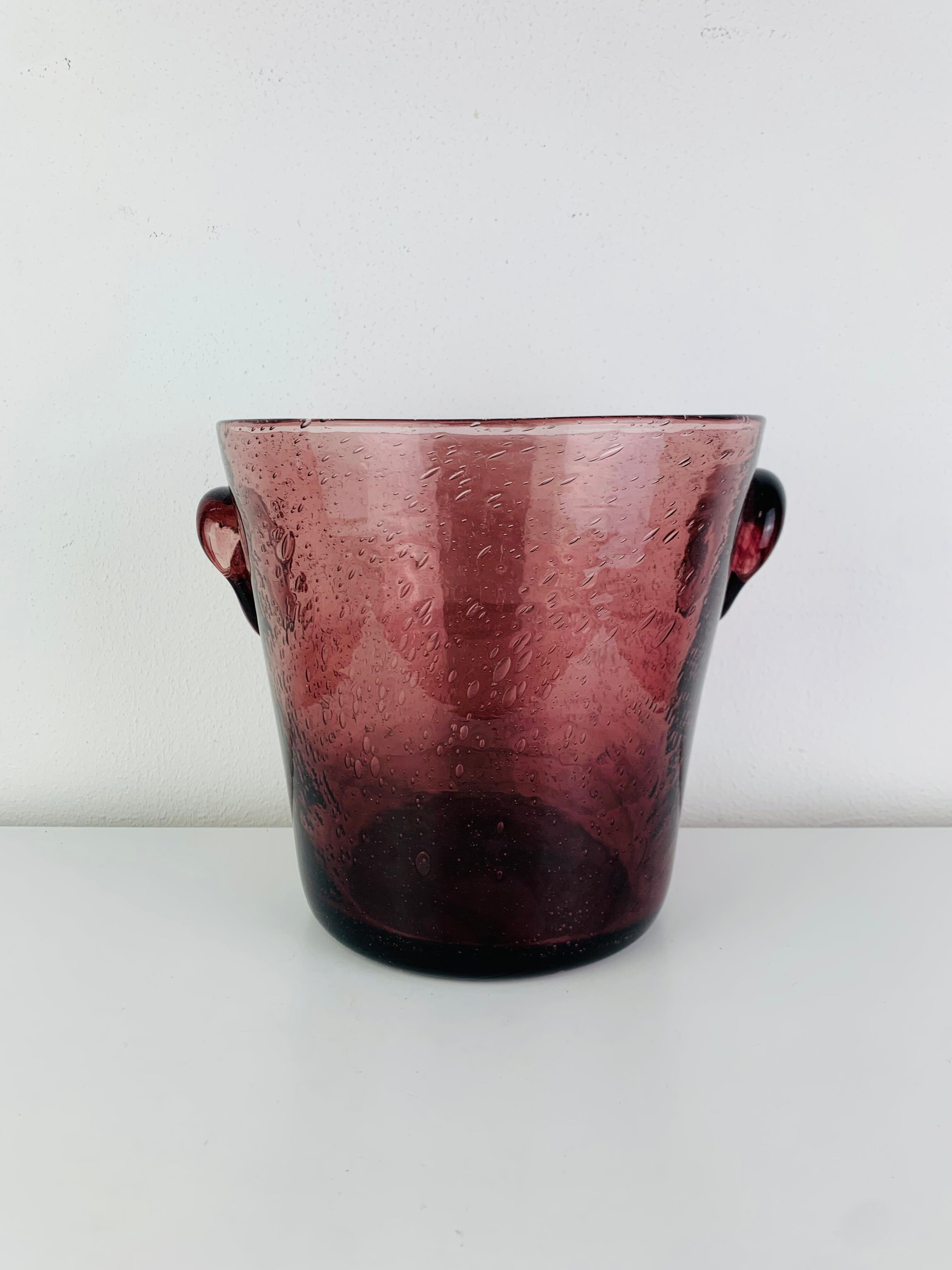 Seau à champagne XL verre bullé de Biot, violet