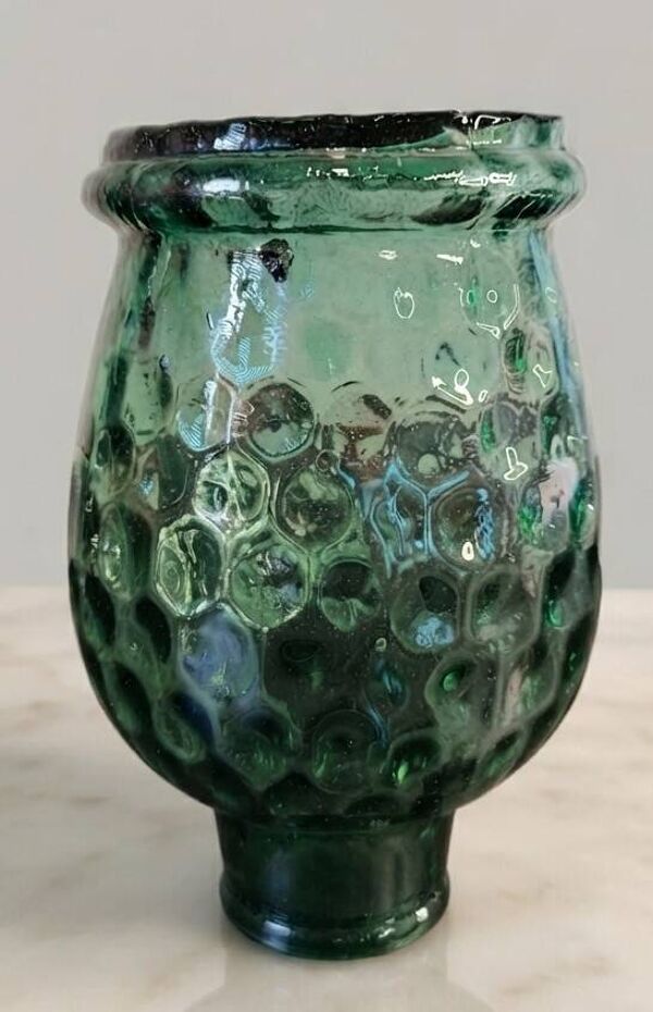 Duo de vase et carafe texturée en verre soufflé vert, type Biot, années '60