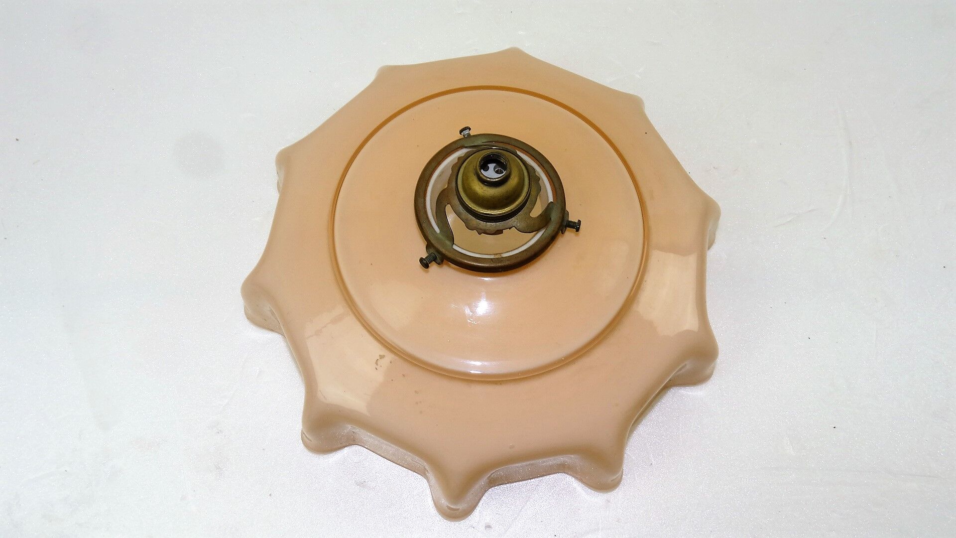 Pink glass hanging lamp