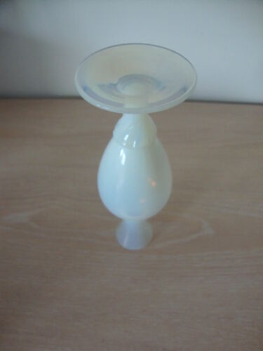 Vase opaline blanche opalescente