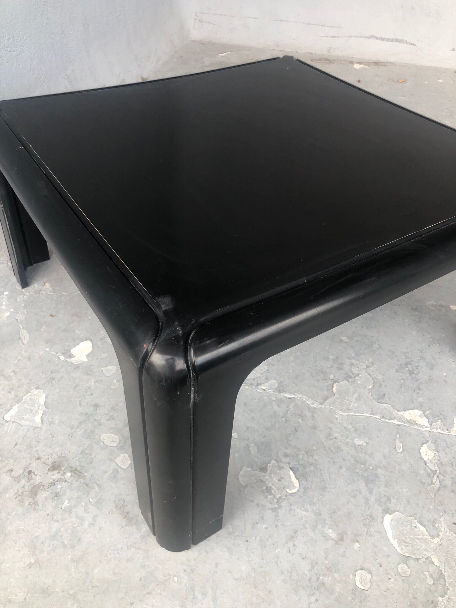 Coffee table of Gae Aulenti by Kartell