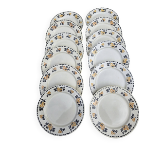 Lot 12 assiettes plates