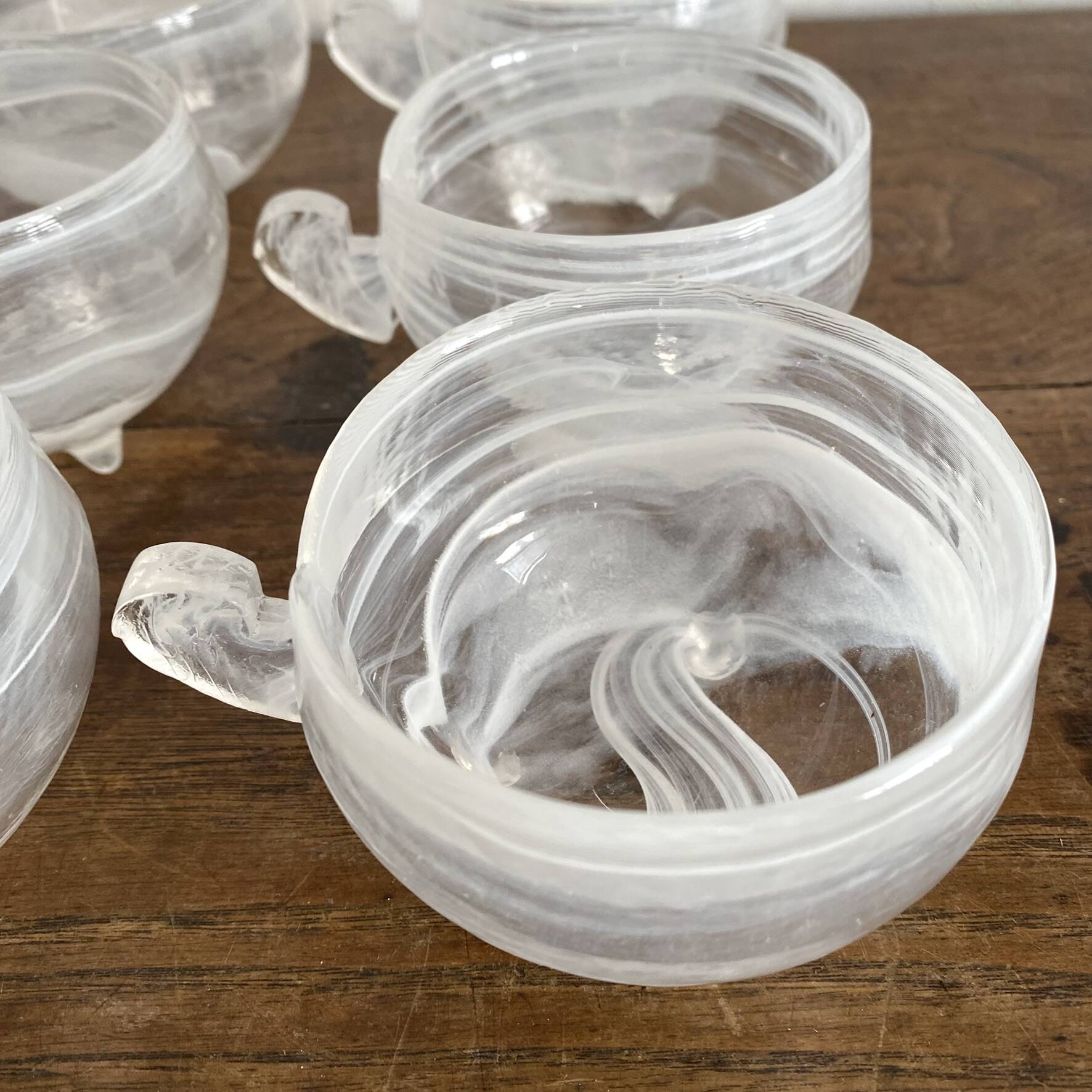 Tasses  en verre soufflé, esprit Murano