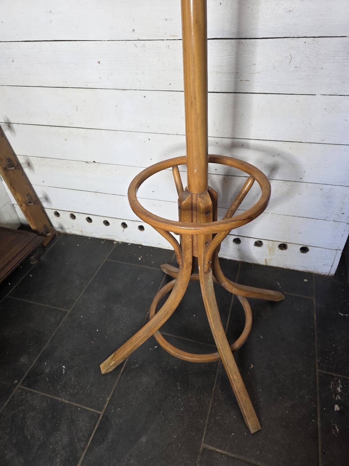 Baumann parrot coat rack from the 50s