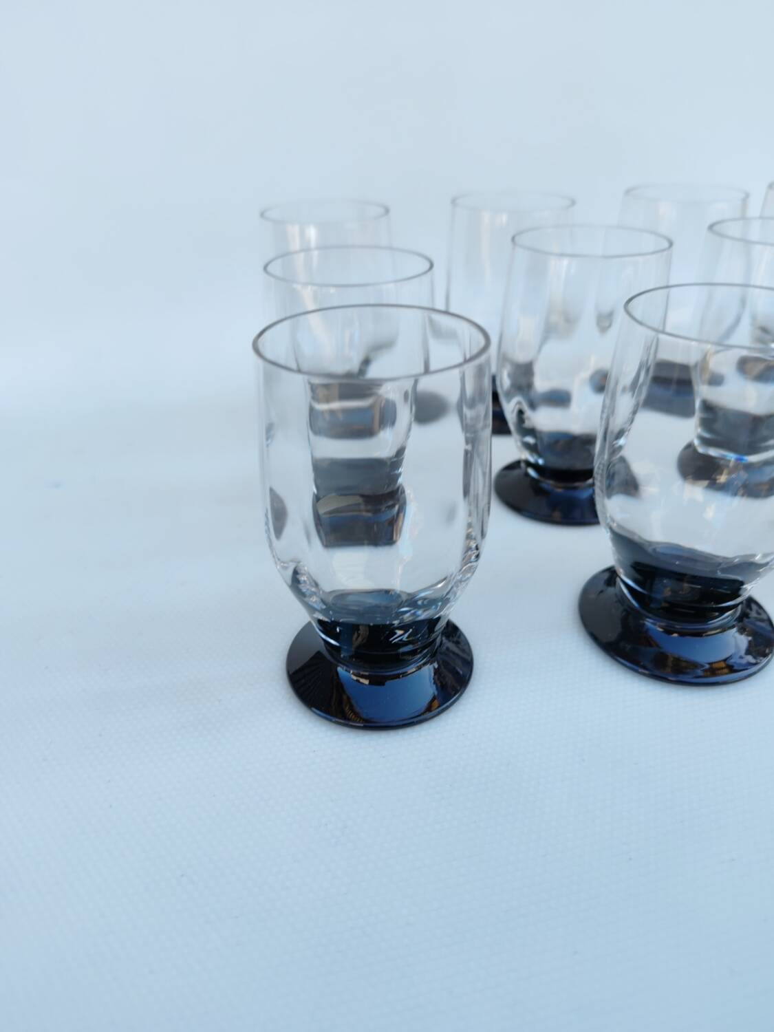 12 medium glass cups from the Art Deco period, by Daum Nancy.