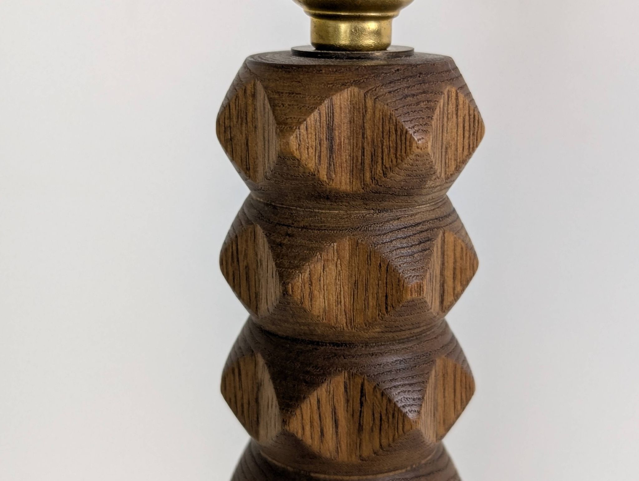 Lampe en chêne