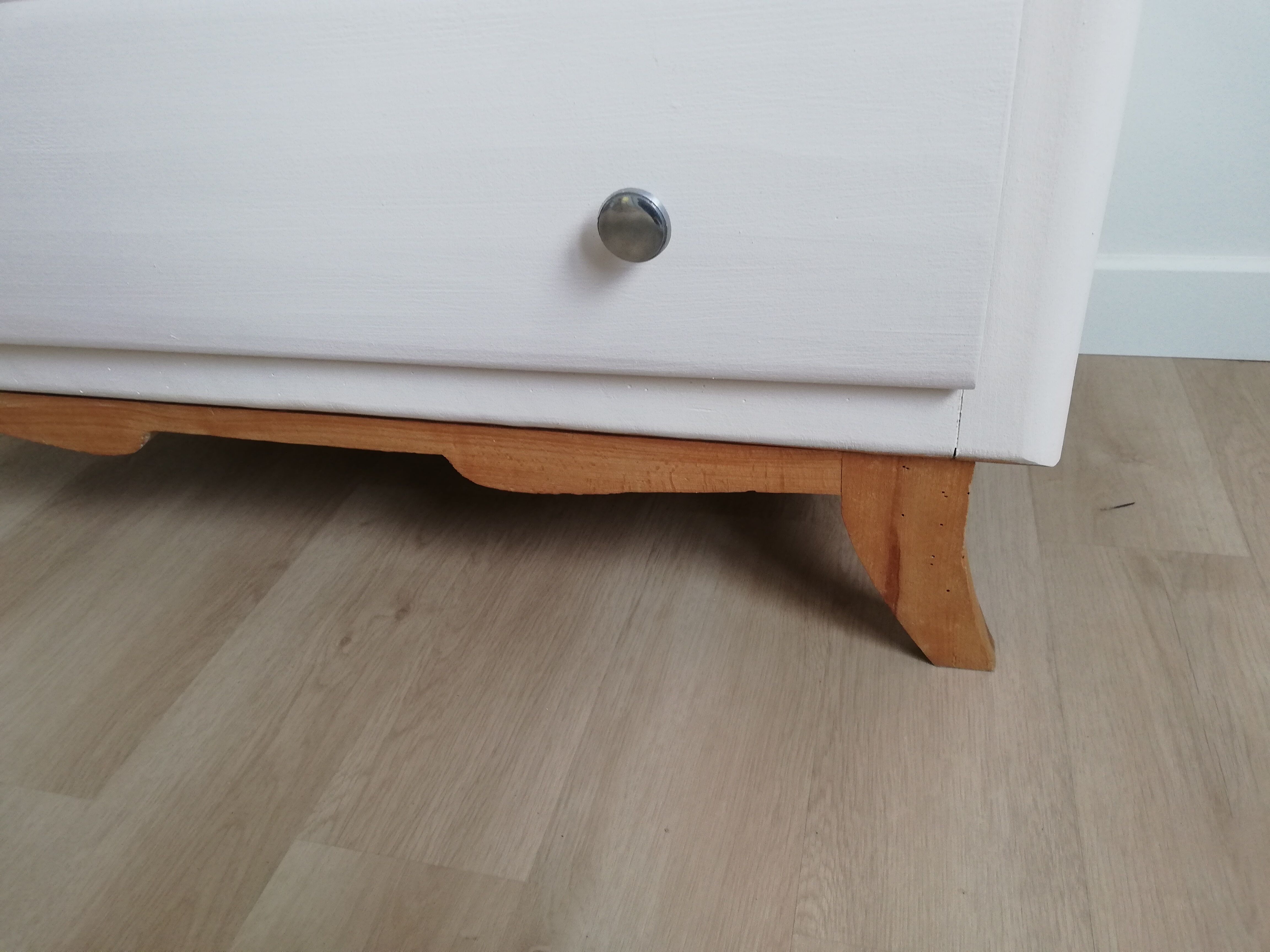 Vintage chest of drawers