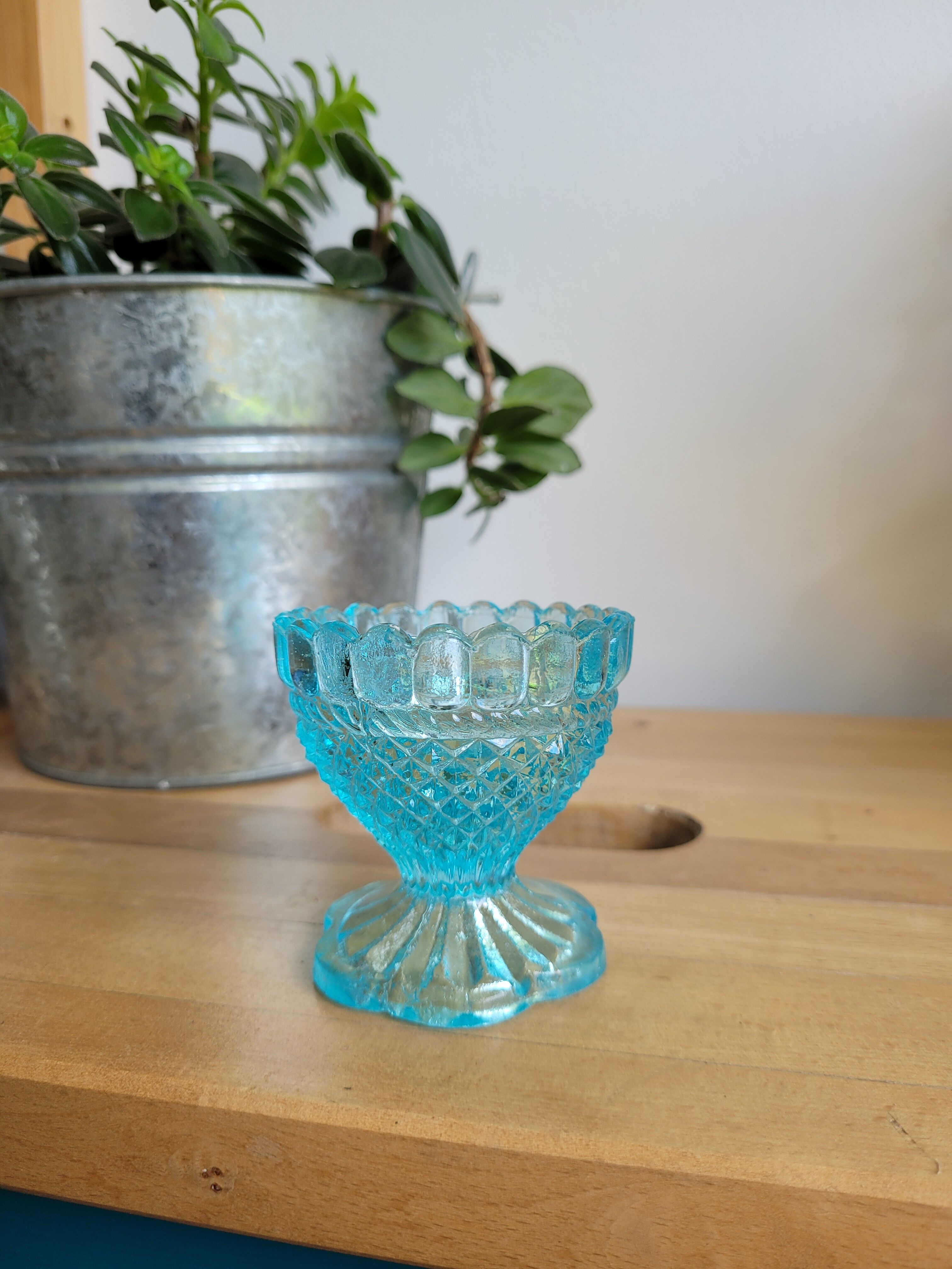 Blue glass shell diamond tips