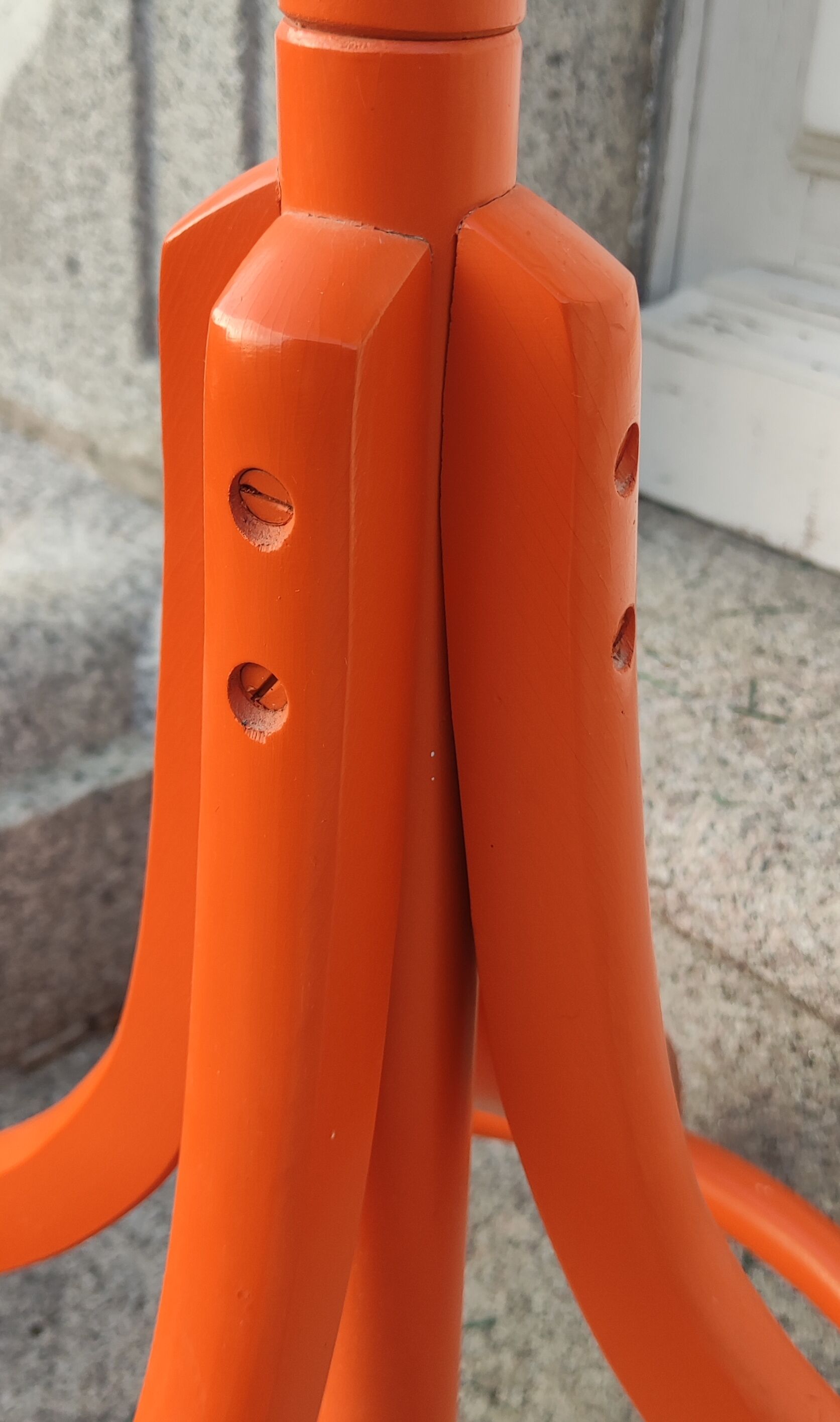 Mirror coat rack on foot