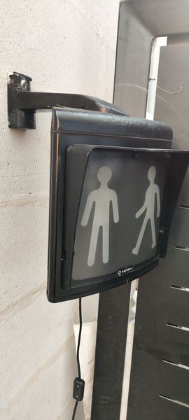 Industrial lamp metal pedestrian crossing a fastener 220 v and leds