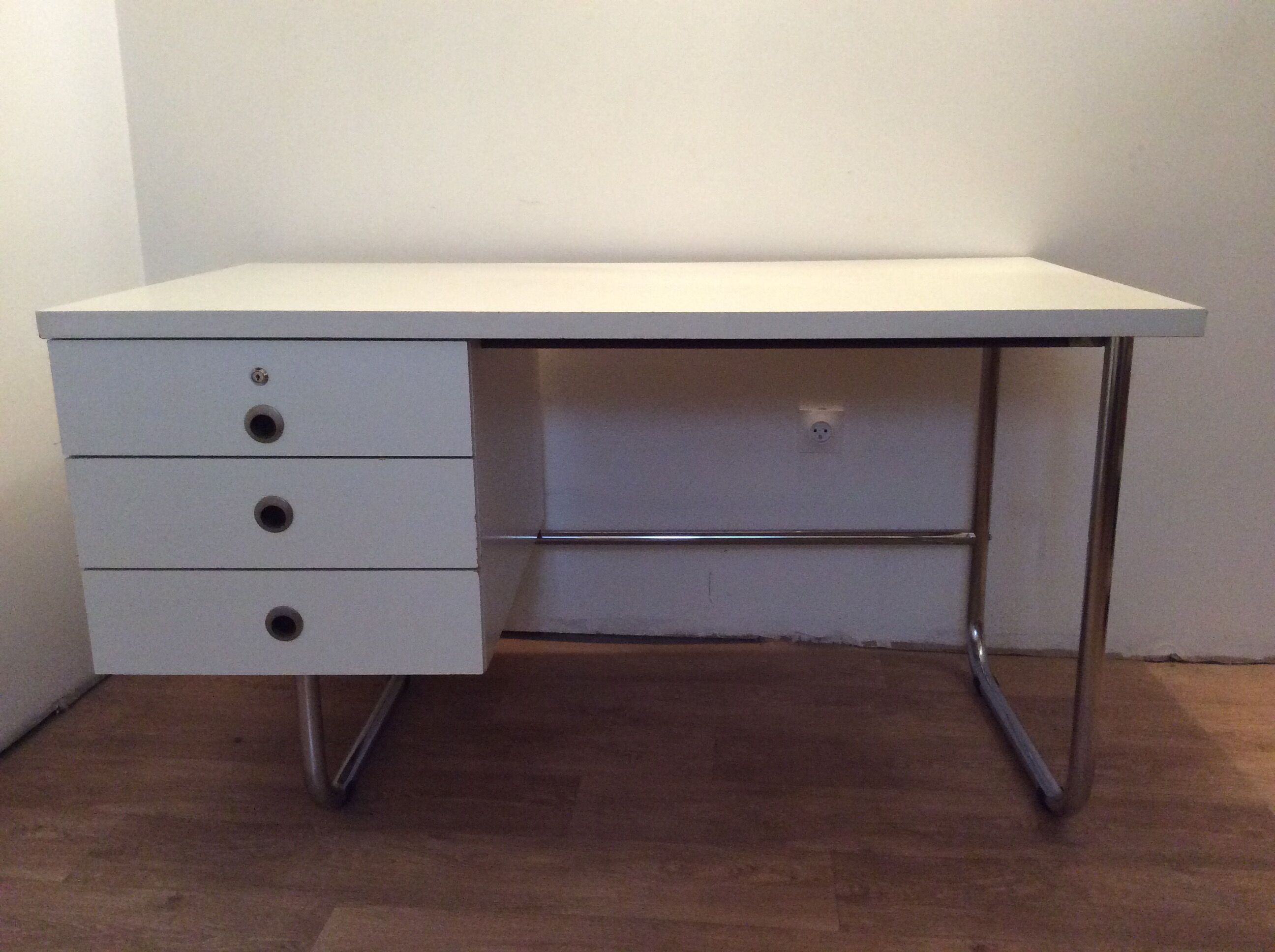 Bureau style bauhaus en formica des années 70