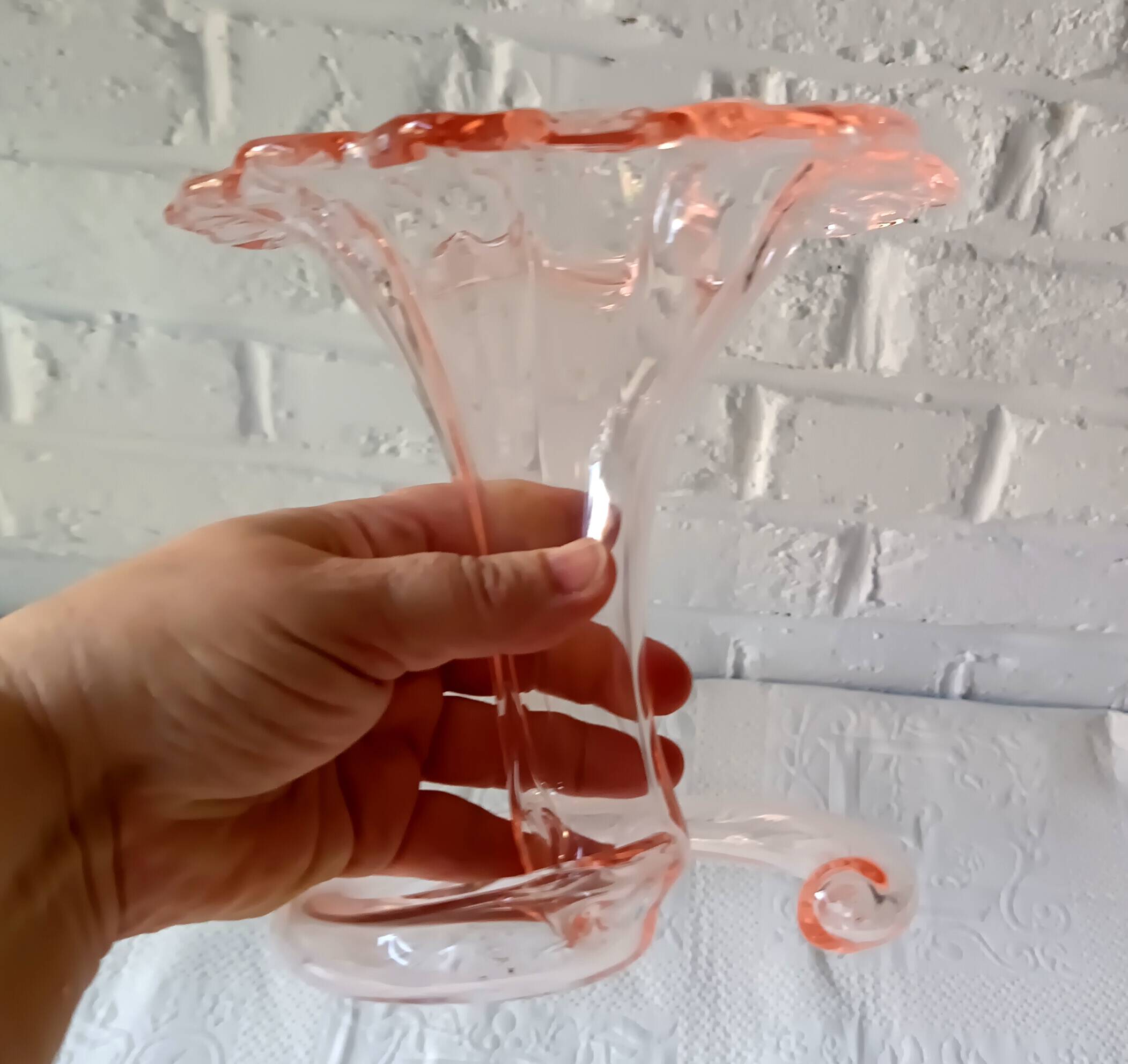 Pretty trumpet vase, in blown pink glass