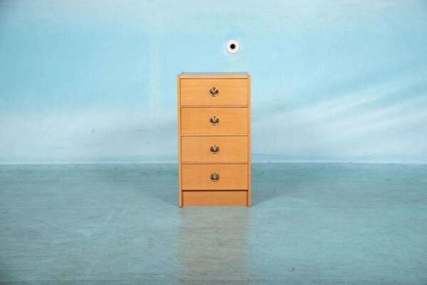 Coffre en chêne blond scandinave minimaliste, coffre moderne du milieu du siècle.