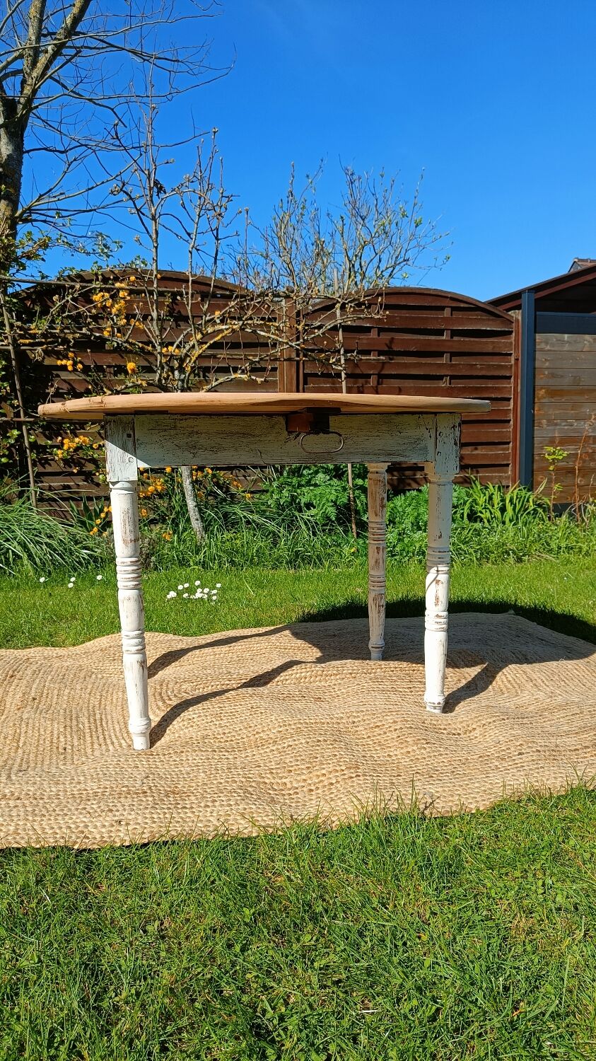 Antique patinated round table – wooden top