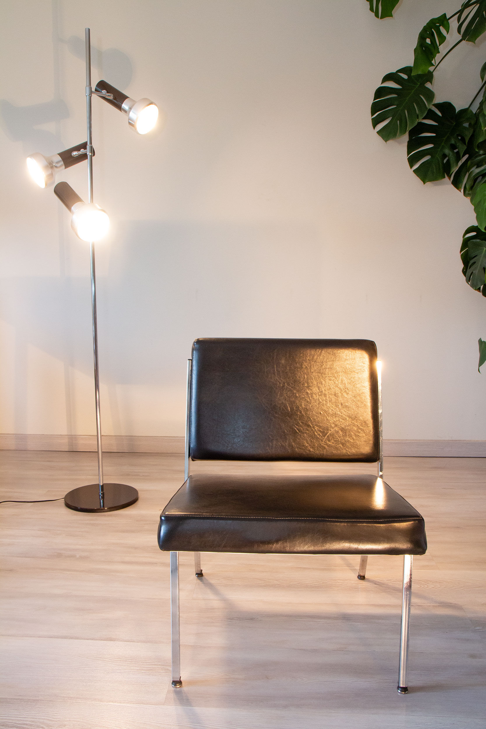 Heater year 60 chrome and imitation black leather