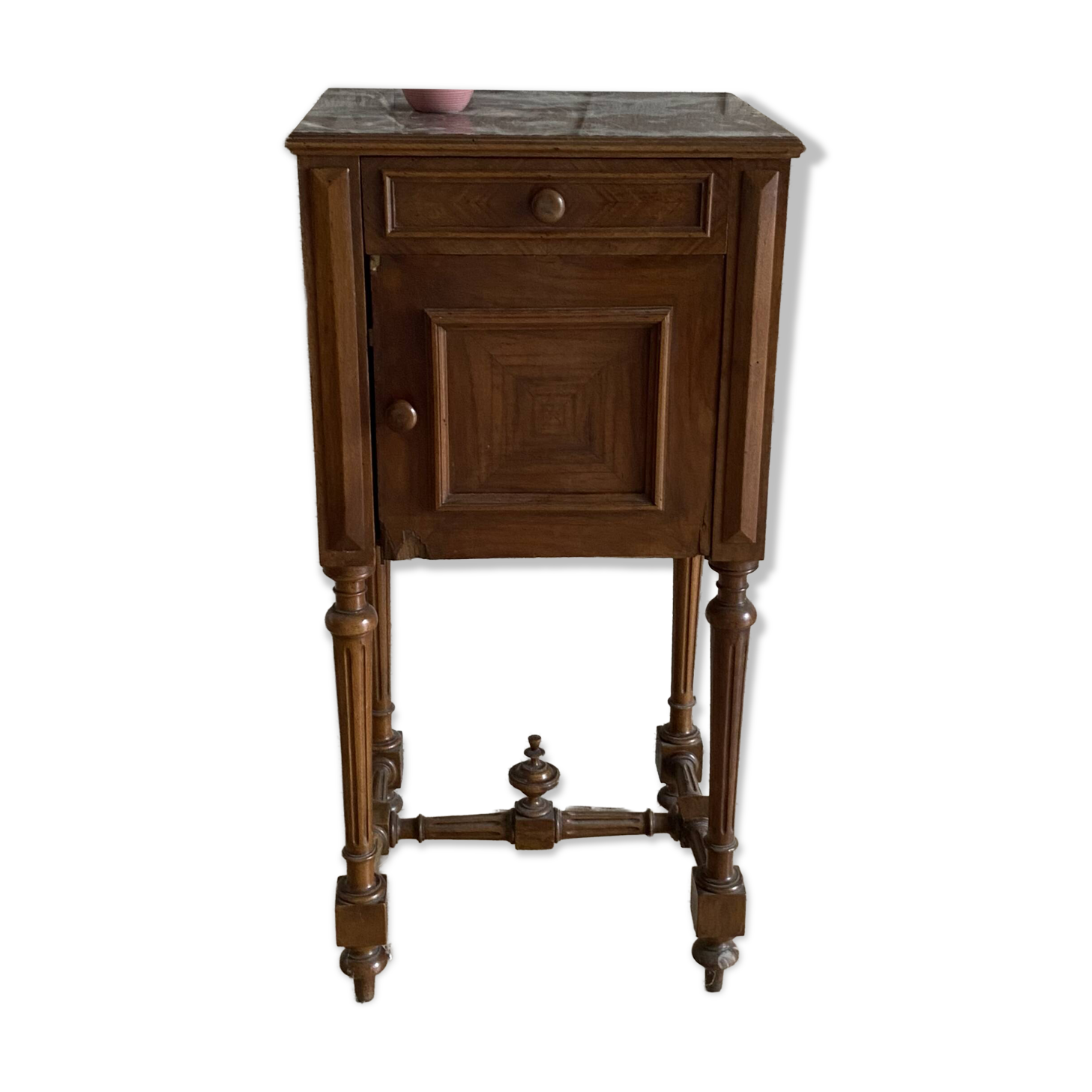 Table de nuit dessus marbre