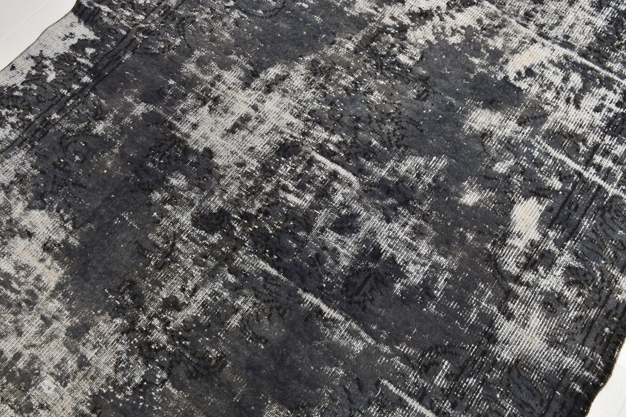 Gray & blue tones distressed carpet 285x187cm