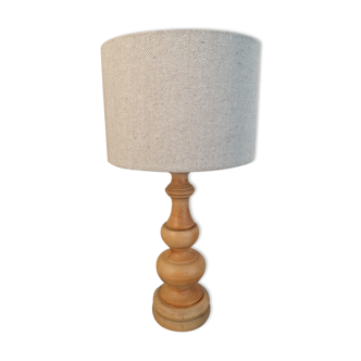 Vintage table lamp year 1980 in turned wood.