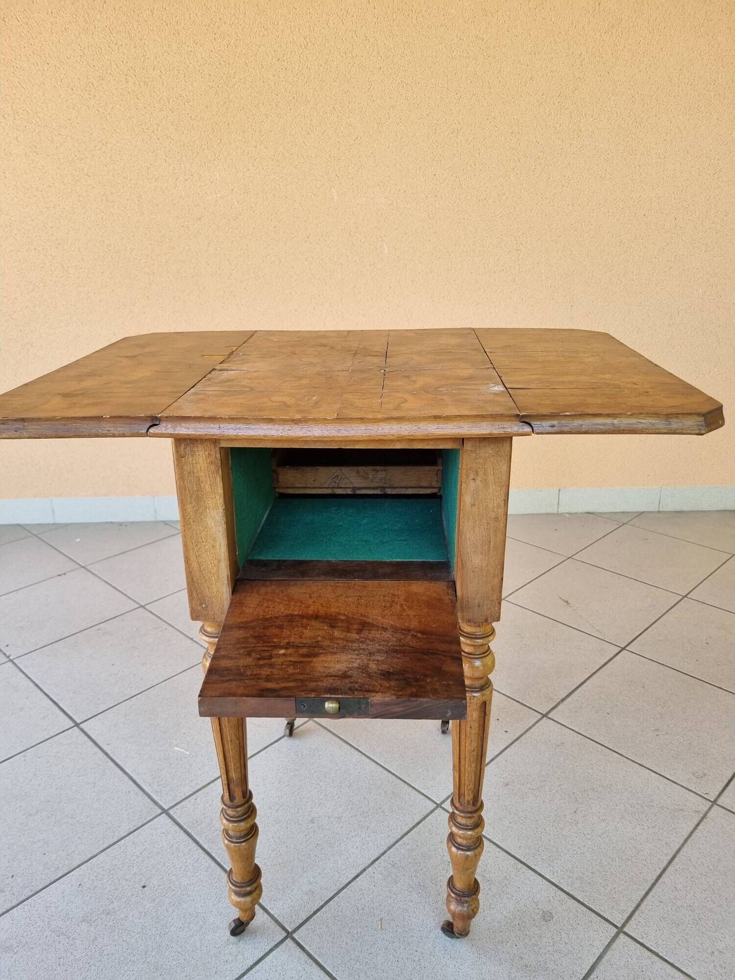 Table d'appoint, bout de canapé
