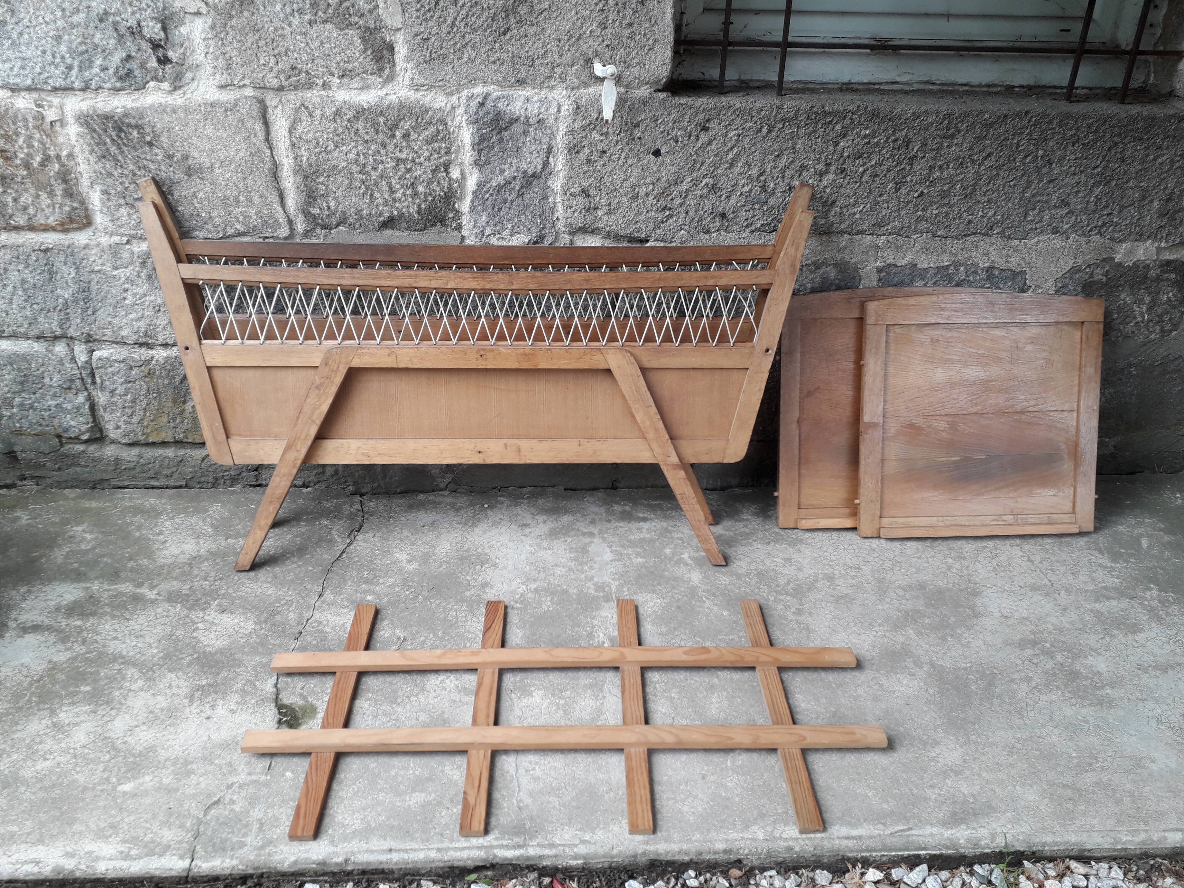 Child bed, compass feet, 50s